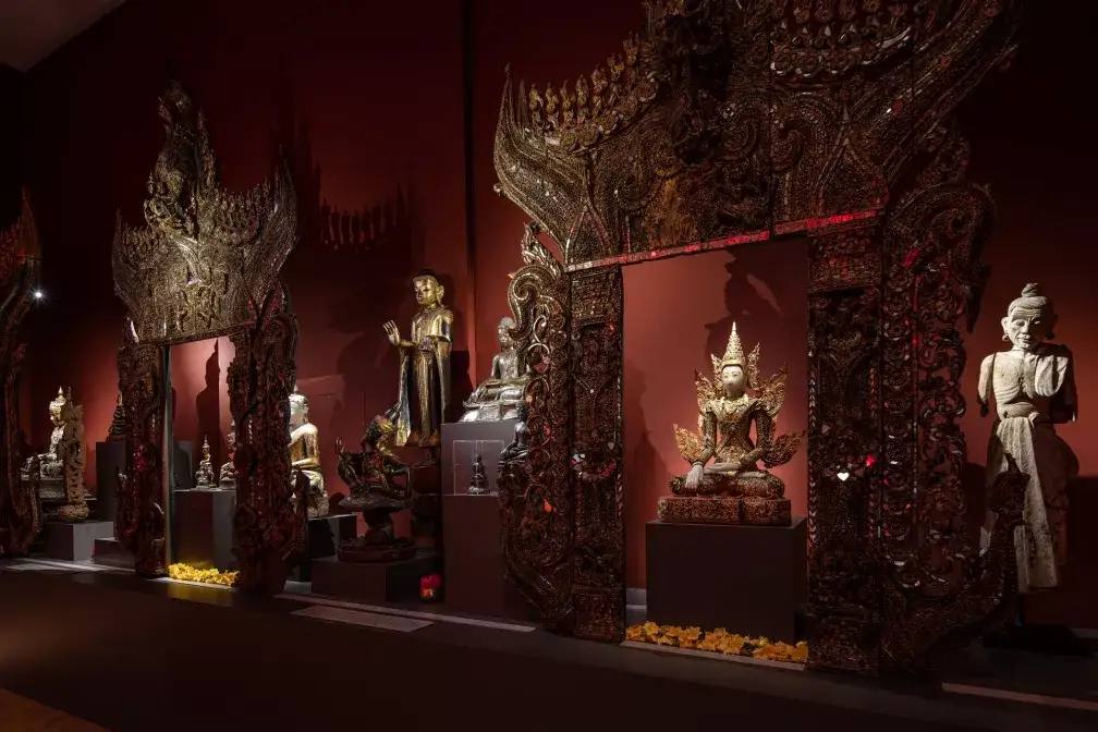 Ausstellungsstücke im Museum Fünf Kontinente