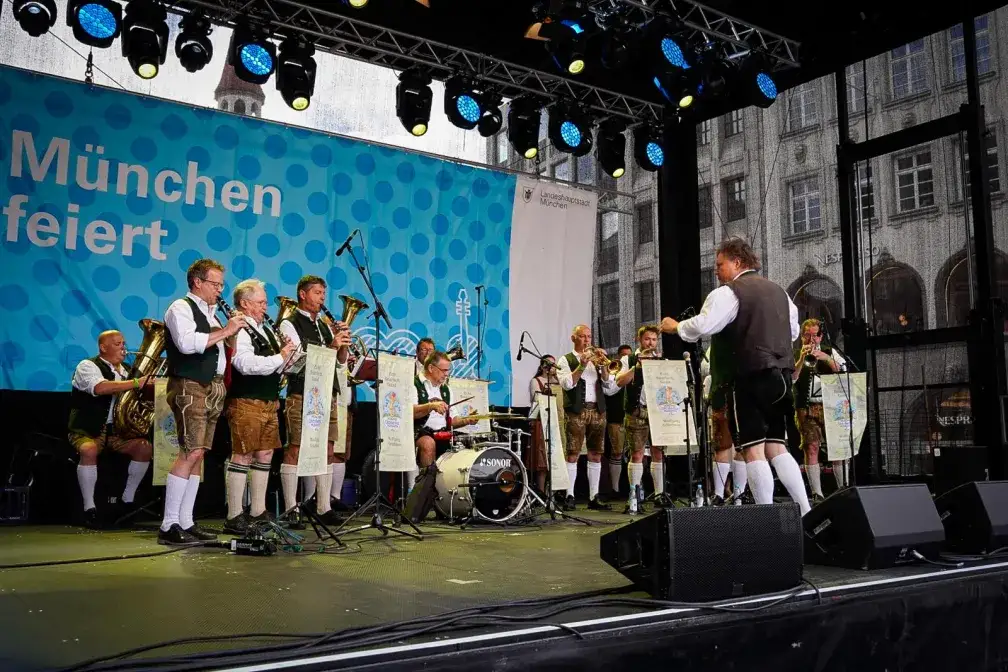 Münchner Oktoberfestmusikanten auf dem Stadtgeburtstag 2026