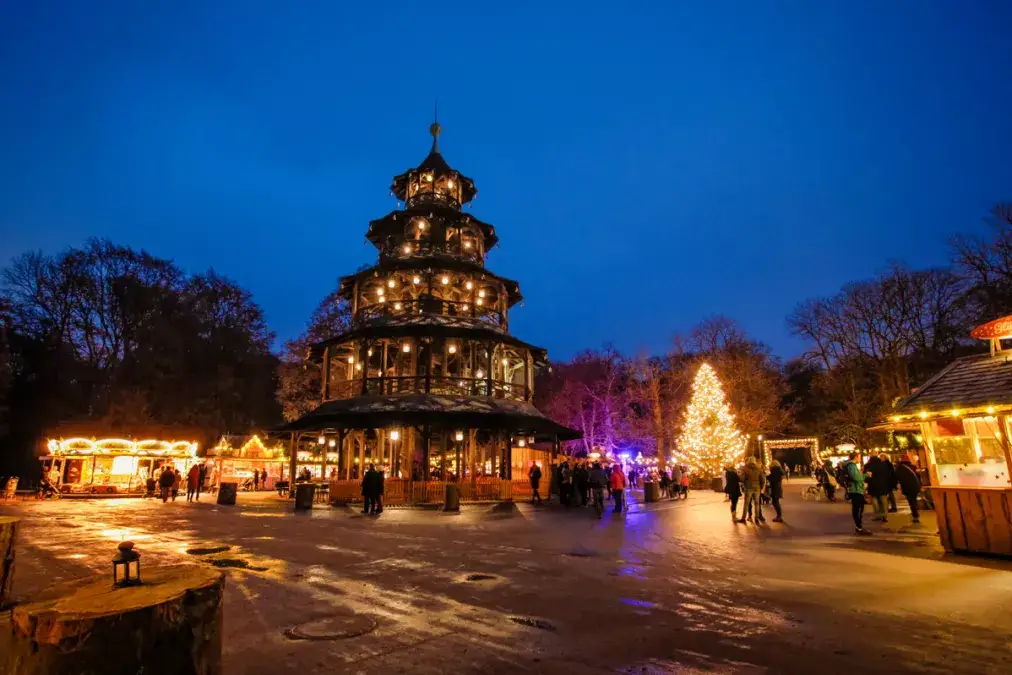 Chinesischer Turm: Munich landmark with beer garden - muenchen.de