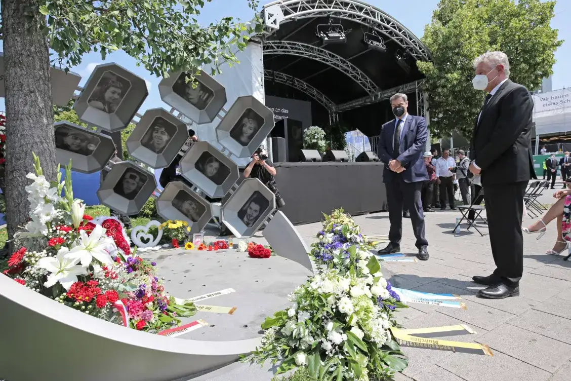 Münchner Anschlag am OEZ 2016 Gedenken an die Opfer muenchen.de