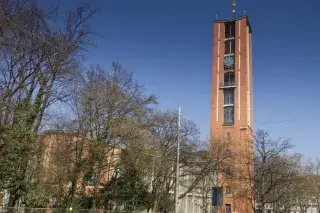 Die evangelische Bischofskirche St. Matthäus am Sendlinger Tor Die evangelische Bischofskirche St. Matthäus am Sendlinger Tor
