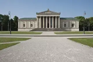 Die Staatliche Antikensammlung auf dem Königsplatz von außen