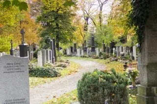 Gräber im Ostfriedhof