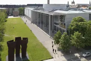 Die Pinakothek der Moderne von oben