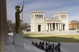 Blick auf den Königsplatz von der Staatlichen Antikensammlung