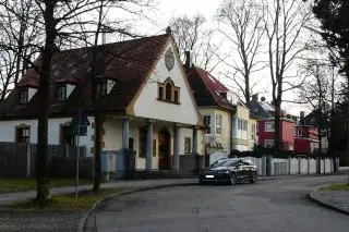 Straße mit Villen