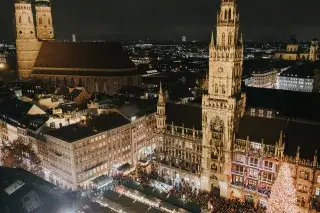 Weihnachtsbeleuchtung am Marienplatz