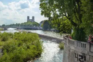 Blick von der Corneliusbrücke auf die Isar Blick von der Corneliusbrücke auf die Isar