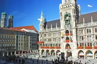 Der Münchner Marienplatz Der Münchner Marienplatz