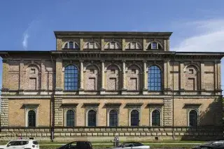 Die Alte Pinakothek im Kunstareal in München Die Alte Pinakothek im Kunstareal in München