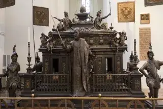 Das Kenotaph für den 1347 gestorbenen Kaiser Ludwig den Bayern Das Kenotaph für den 1347 gestorbenen Kaiser Ludwig den Bayern