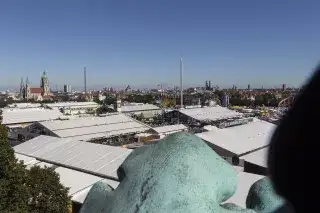 Ausblick von der Bavaria-Statue über das Oktoberfest