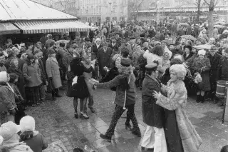 Tanz der Marktfrauen auf dem Viktualienmarkt 1974