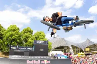 Mountainbike-Wettbewerb beim Munich Mash im Olympiapark Mountainbike-Wettbewerb beim Munich Mash im Olympiapark