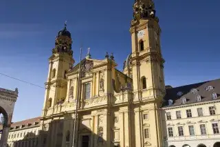 Theatinerkirche am Odeonsplatz Theatinerkirche am Odeonsplatz
