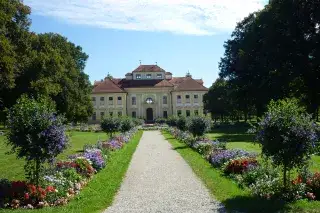 Schloss Lustheim, Außenansicht.