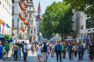 Fußgängerzone in München: Kaufinger Straße Fußgängerzone in München: Kaufinger Straße