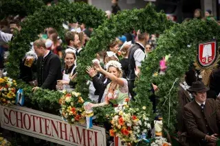 Programm auf dem Oktoberfest: Einzug der Wiesnwirte Programm auf dem Oktoberfest: Einzug der Wiesnwirte