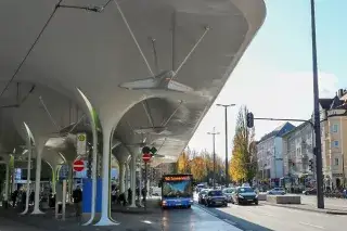 Busbahnhof und Haltestelle Münchner Freiheit Busbahnhof und Haltestelle Münchner Freiheit