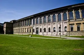 210112_altepinakothek_gebäude_Shutterstock Die Fassade der Alten Pinakothek