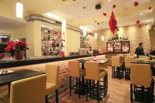 210114_öeins-Mde-Marie-LycePlaschka Nach dem österreichischen Radiosender Öeins benannt, das Restaurant in der Herzogstraße in Schwabing.