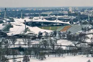 Der Olympiapark und das Olympiastadion im Schnee