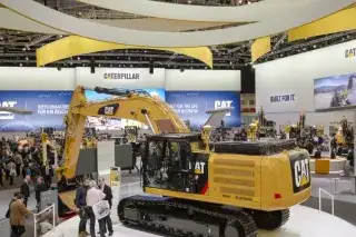 Carterpillar Bagger auf der bauma Messe