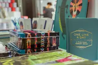 Sortiment and Geschenken im Museumsshop Sortiment and Geschenken im Museumsshop