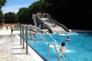 Wasserrutsche im Freibad Dantebad