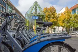 MVG Radstation an der U-Bahn Haltestelle Schwanthalerhöhe