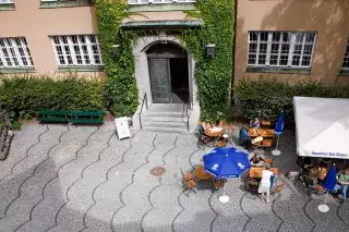 Das Stadtcafé im Innenhof des Münchner Stadtmuseums Das Stadtcafé im Innenhof des Münchner Stadtmuseums