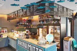 Das Bikini Mitte hat den vielleicht kultigsten Tresen der Stadt
