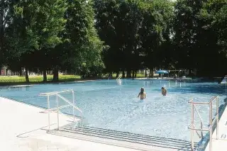 Ein Schwimmbecken im Ungererbad