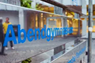 Eingang zum Städtischen Abendgymnasium Eingang zum Städtischen Abendgymnasium