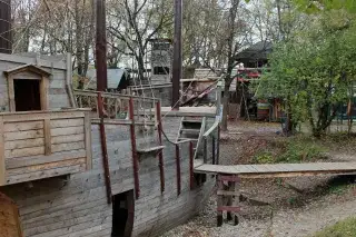 Spaß für Kinder auf dem Abenteuerspielplatz ABIX