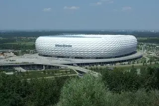 Die Allianz Arena vom Fröttmaninger Berg