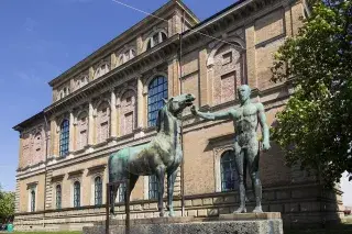 Statue vor der Alten Pinakothek Statue vor der Alten Pinakothek