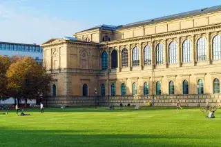 Die Alte Pinakothek ist eine der bedeutendsten Gemäldegalerien der Welt Die Alte Pinakothek ist eine der bedeutendsten Gemäldegalerien der Welt
