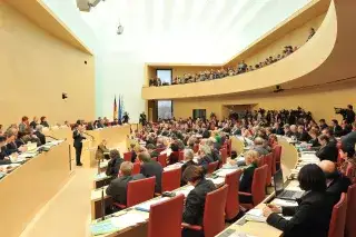 Der Bayerische Landtag hat seinen Sitz im Maximilianeum Der Bayerische Landtag hat seinen Sitz im Maximilianeum