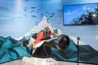 Mit dem interaktiven VR-Vogelflugsimulator Birdly über Bayern fliegen Mit dem interaktiven VR-Vogelflugsimulator Birdly über Bayern fliegen