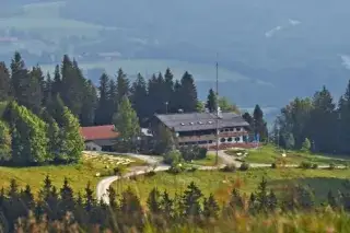 Der Berggasthof Blomberghaus auf dem Blomberg
