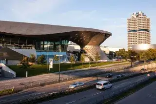 Die BMW-Welt am Mittleren Ring
