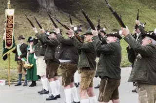 Das Böllerschießen auf dem Oktoberfest Das Böllerschießen auf dem Oktoberfest