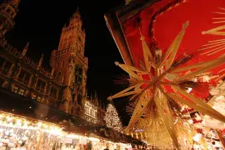 Der Münchner Christkindlmarkt auf dem Marienplatz