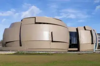 20201229_Sternengucker Das ESO Supernova Planetarium von außen