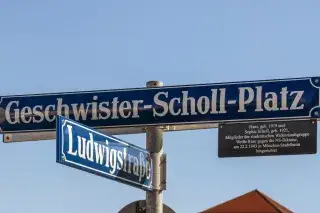 Der Geschwister-Scholl-Platz vor dem Haupteingang der LMU