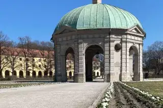 Hofgarten im Frühling