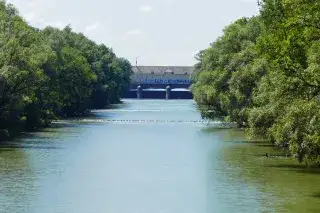 Der Stauwehr in Oberföhring Der Stauwehr in Oberföhring