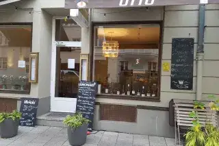 Außenansicht auf den Eingang des Restaurants Kaiser Otto.