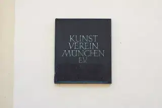 Schild des Kunstvereins München e.V.